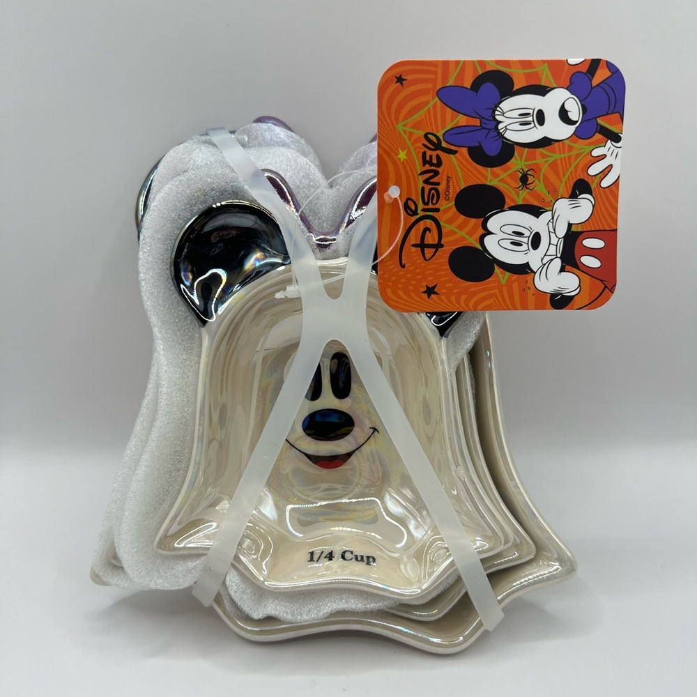 NWT Disney Mickey Mouse Ghost Measuring Cups